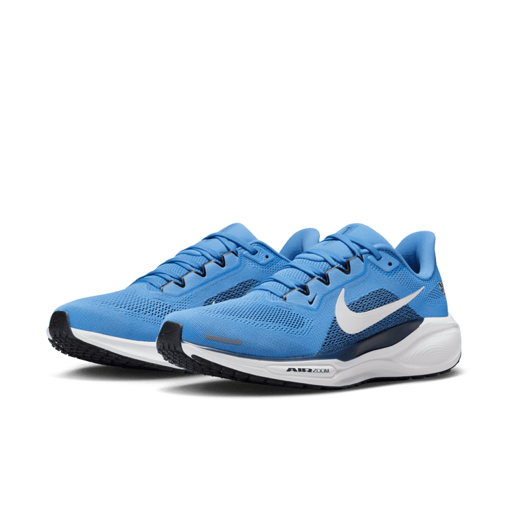 Nike Pegasus 41 NFL Tennessee Titans Angle 3
