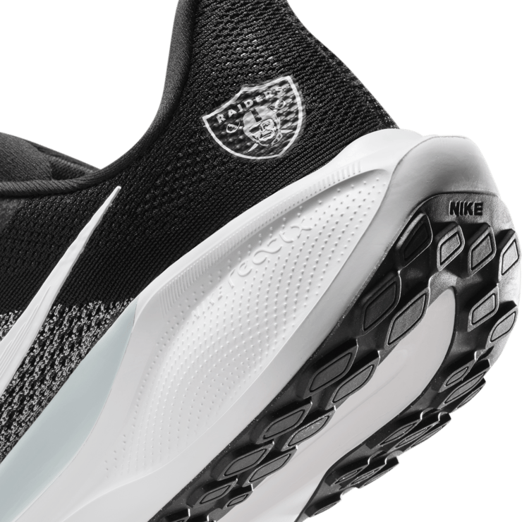 Nike Pegasus 41 NFL Las Vegas Raiders Angle 7