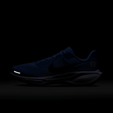 Nike Pegasus 41 NCAA UNC Angle 1