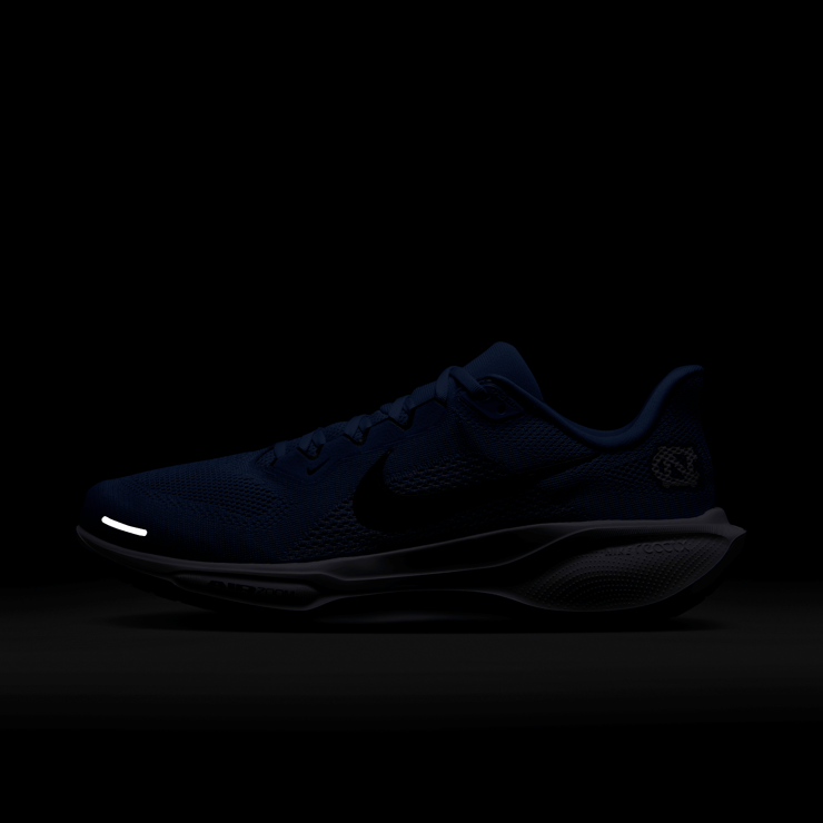 Nike Pegasus 41 NCAA UNC Angle 1