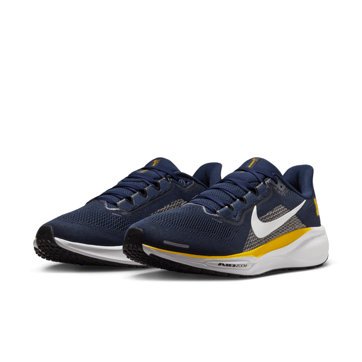 Nike Pegasus 41 NCAA Michigan Angle 5