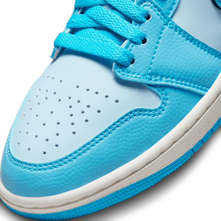Air Jordan 1 Mid SE Ice Blue Dark Powder Blue (W) Angle 4