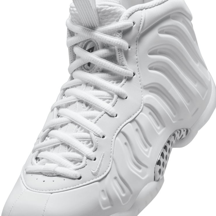 Nike Air Foamposite One Triple White (GS) Angle 5