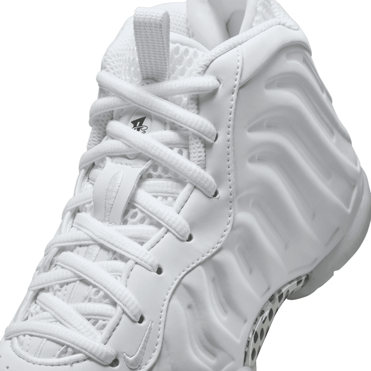 Nike Air Foamposite One Triple White (PS) Angle 3