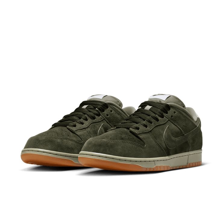 Nike SB Dunk Low Pro B Sequoia Angle 2