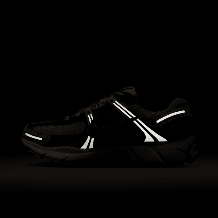 Nike Zoom Vomero 5 Hemp Black (W) Angle 3