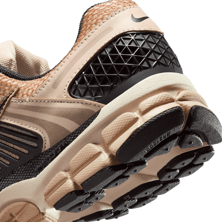 Nike Zoom Vomero 5 Hemp Black (W) Angle 8