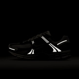 Nike Zoom Vomero 5 Hemp Black (W) Angle 2