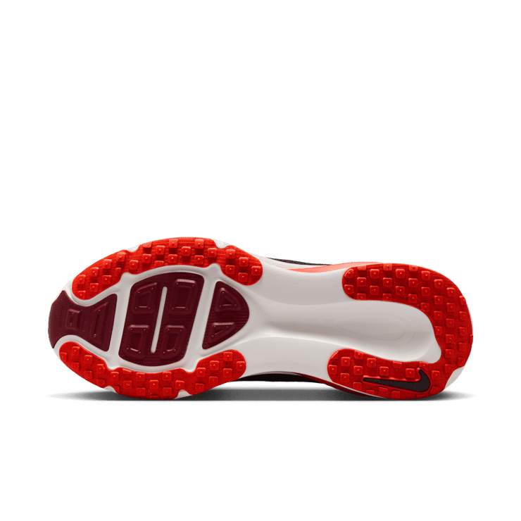 Nike Vomero 18 Black Bright Crimson Angle 2