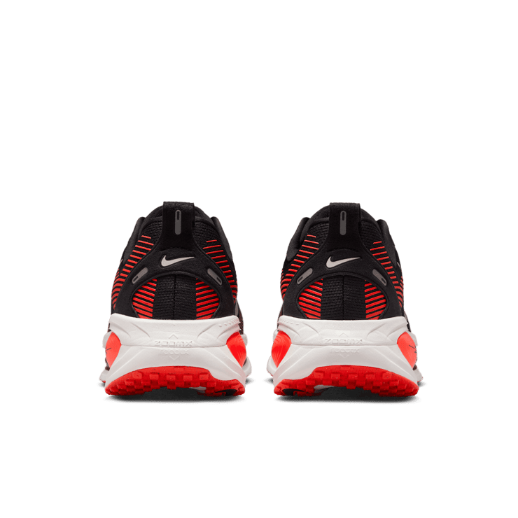 Nike Vomero 18 Black Bright Crimson Angle 3