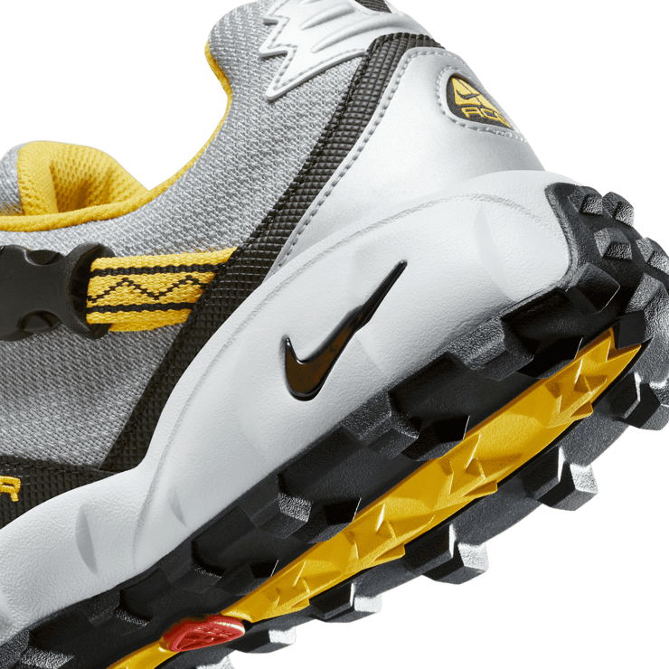 Nike ACG Phassad Yellow Zest Metallic Silver Angle 3