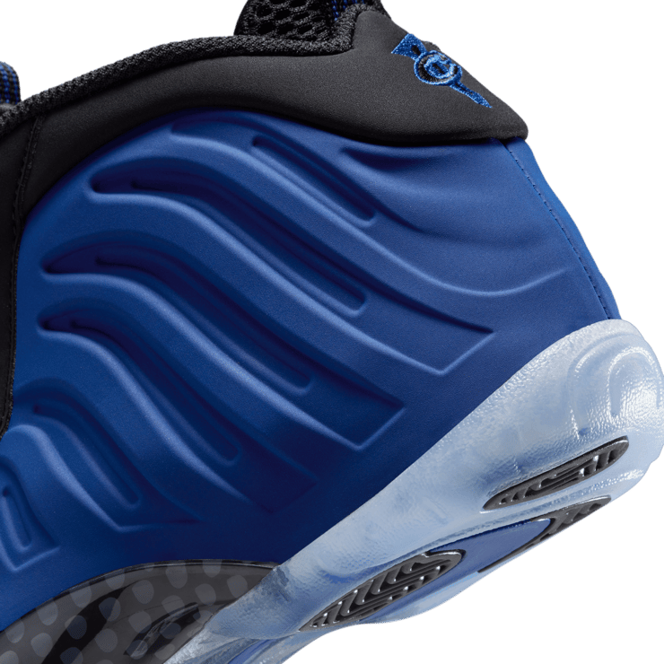 Nike Air Foamposite One Deep Royal (GS) Angle 5