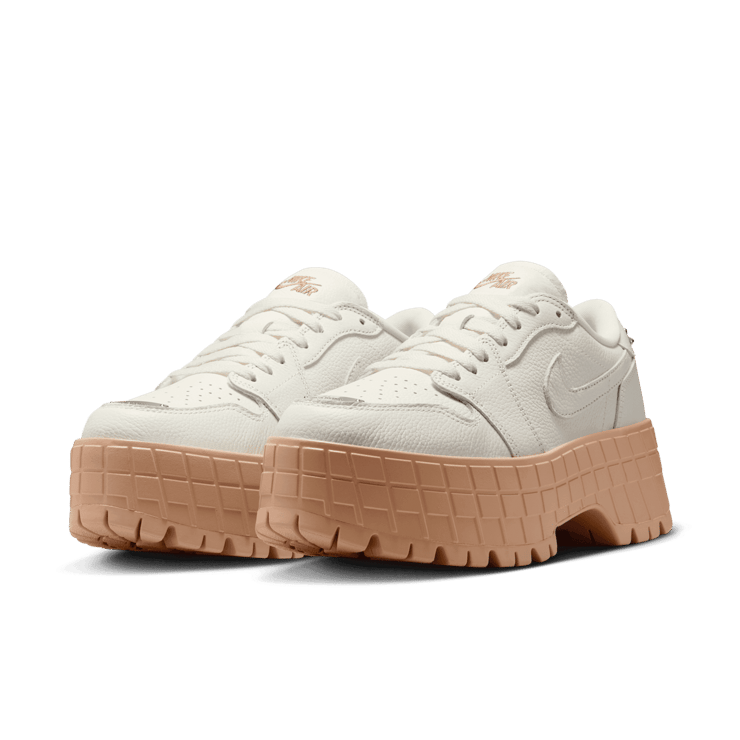 Air Jordan 1 Brooklyn Low White Light Madder Root (W) Angle 1