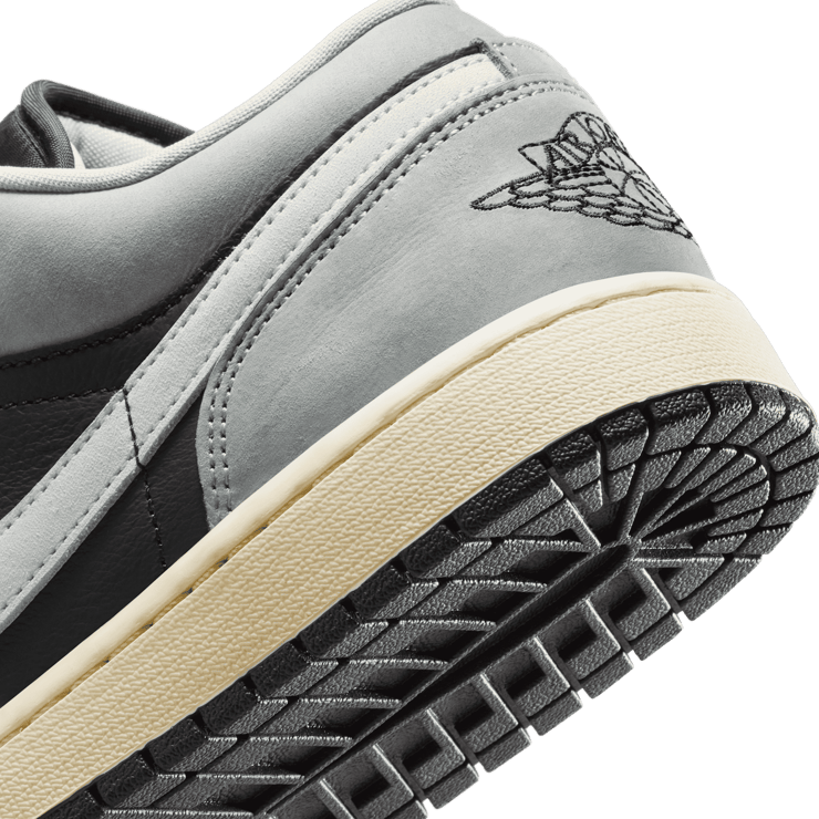Air Jordan 1 Low Light Smoke Grey Off Noir Angle 9