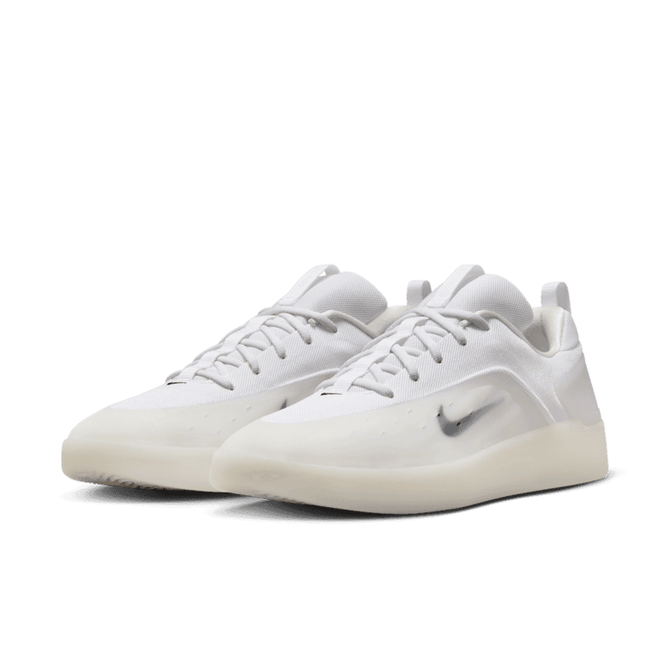 Nike SB Nyjah 4 White Black Angle 1