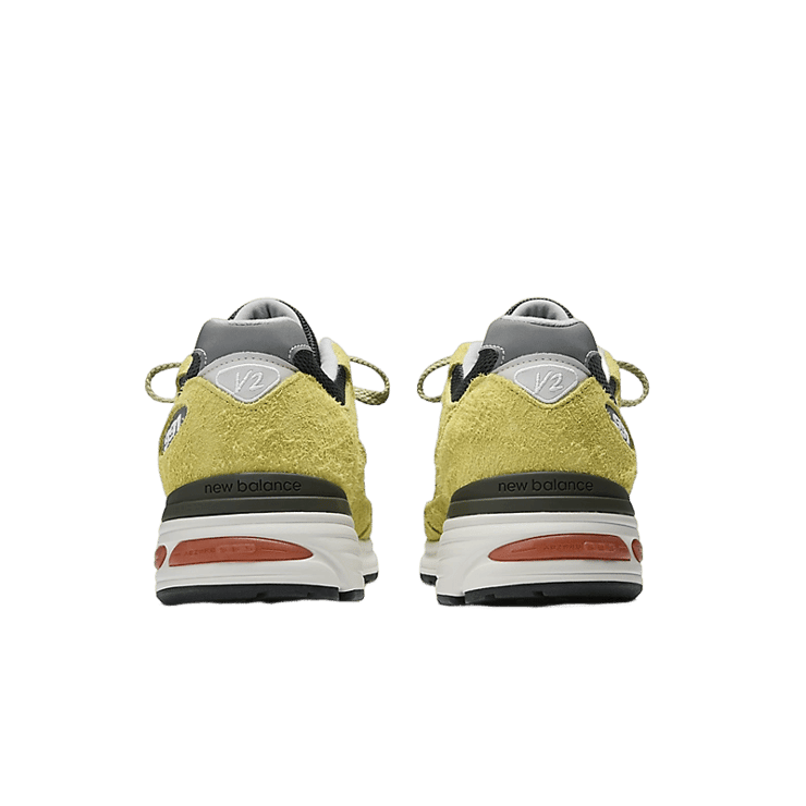 New Balance 991v2 MiUK Grape Sorbet Angle 4