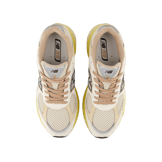 New Balance 2010 Rose Beige Angle 1