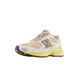 New Balance 2010 Rose Beige Angle 7
