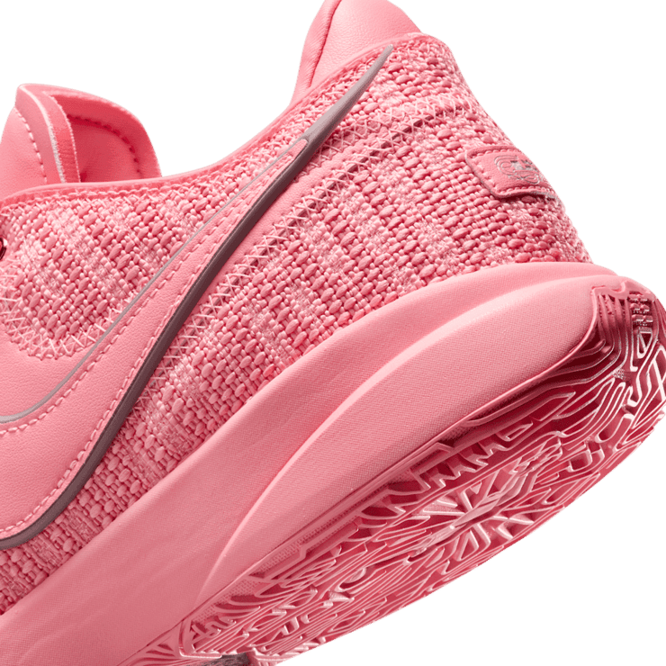 Nike LeBron 20 Pink Diamond Angle 4
