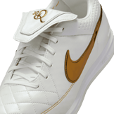 Nike Teimpo Legend Ronaldinho Touch of Gold Angle 3