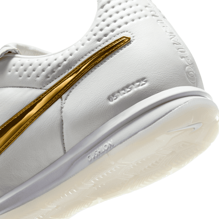 Nike Teimpo Legend Ronaldinho Touch of Gold Angle 4