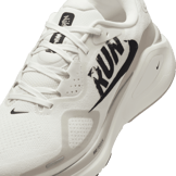 Nike Structure 26 Summit White Vast Grey Angle 2