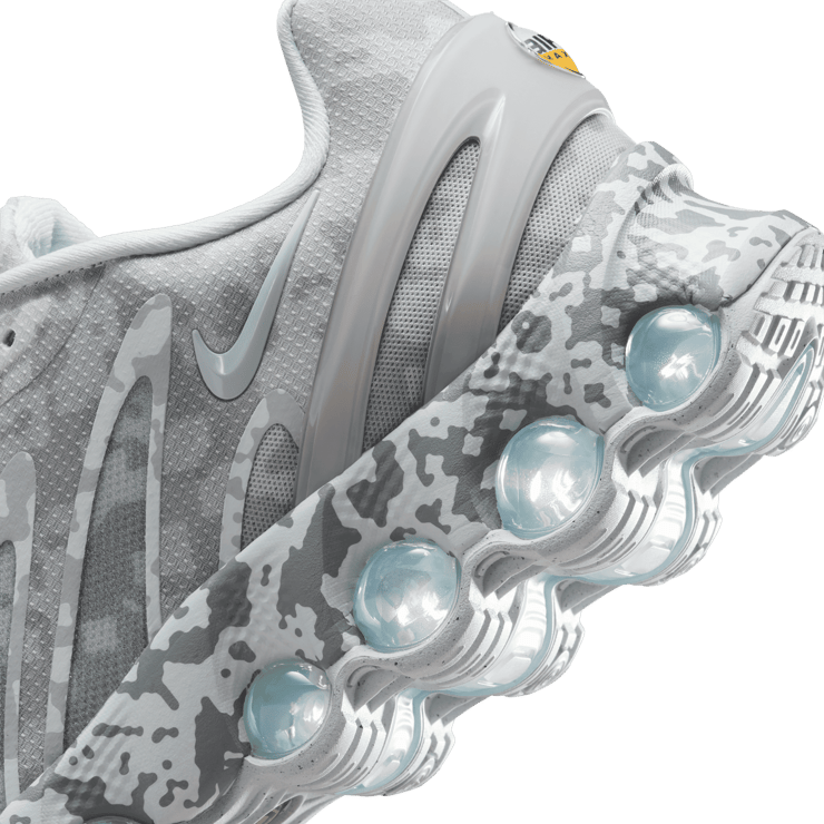 Nike Air Max DN8 Cav Empt SP Silver Lilac Angle 6