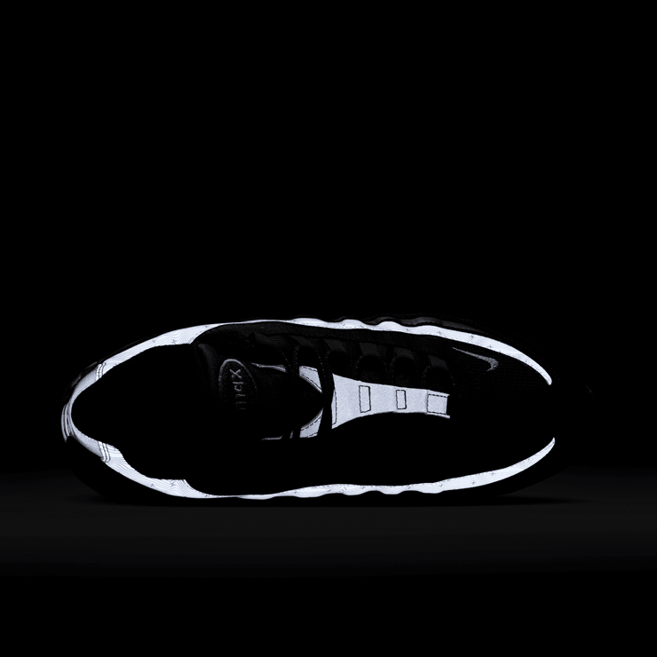 Nike Air Max 95 OG Big Bubble Batman Angle 6