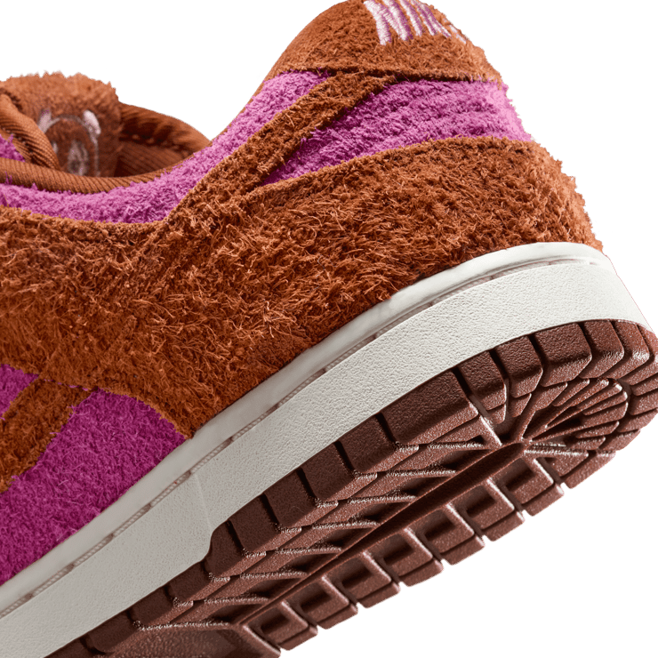 Nike Dunk Low Panda Picante Red Angle 7