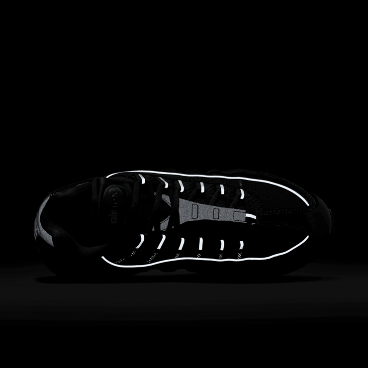 Nike Air Max 95 Black Reflect Silver (W) Angle 4