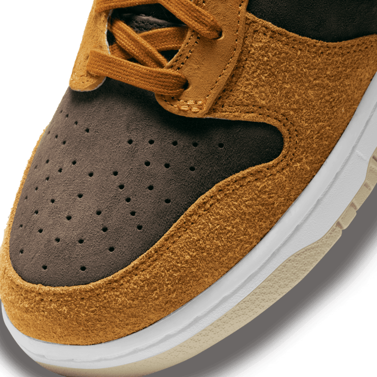 Nike Dunk High PRM Dark Russet Angle 4