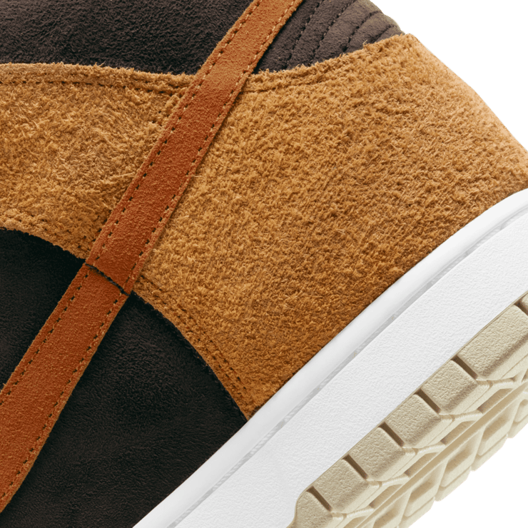 Nike Dunk High PRM Dark Russet Angle 5