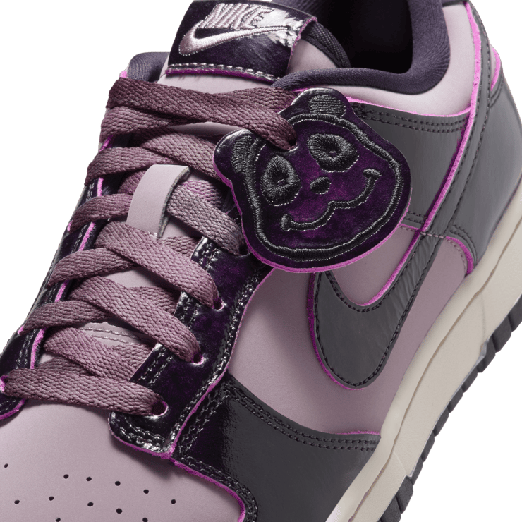 Nike Dunk Low Bleached Panda Light Violet Ore Angle 11