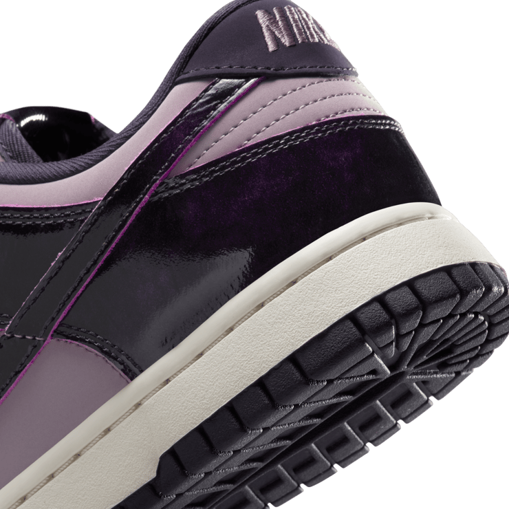 Nike Dunk Low Bleached Panda Light Violet Ore Angle 10