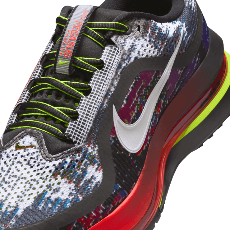 Nike Pegasus Premium Pixel Angle 9