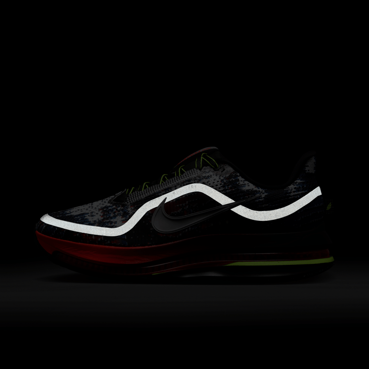 Nike Pegasus Premium Pixel Angle 1