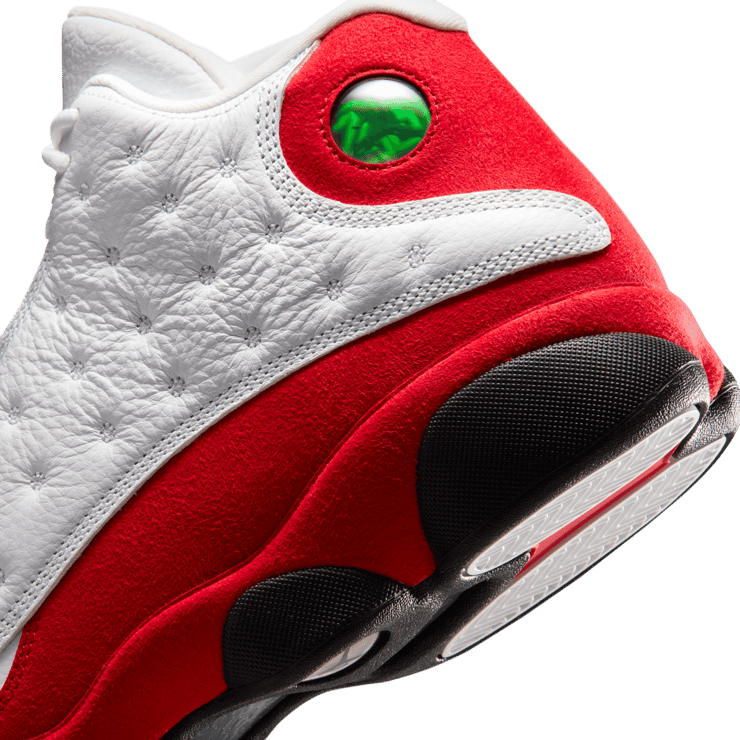 Air Jordan 13 Retro Chicago Angle 7