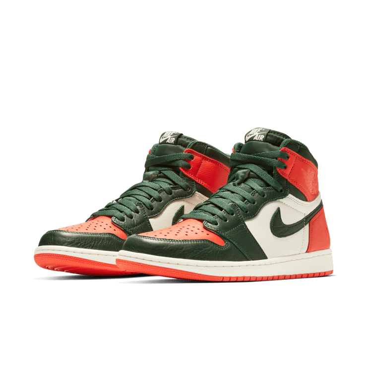 Air Jordan 1 Retro High OG SoleFly Art Basel Angle 4