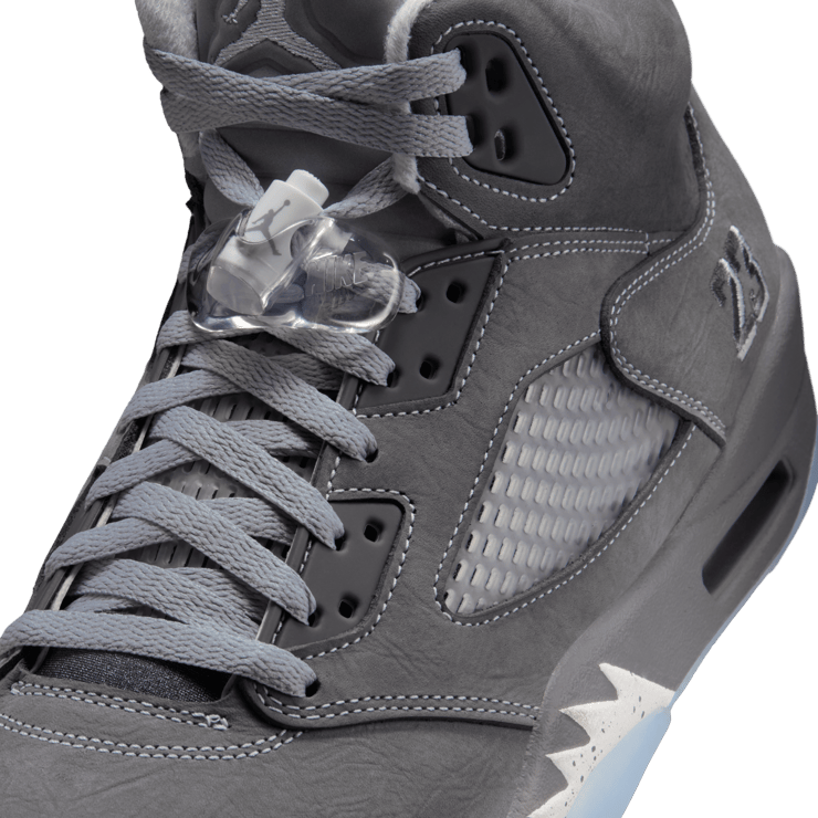 Air Jordan 5 Retro Wolf Grey Angle 6