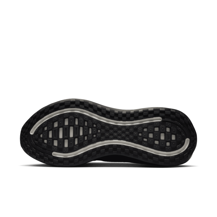 Nike Vomero Plus Black Metallic Dark Grey Angle 1