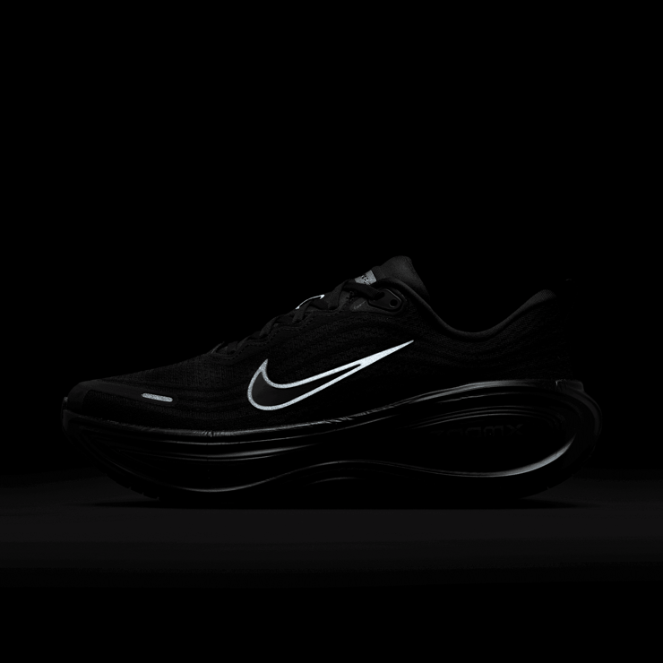 Nike Vomero Plus Black Metallic Dark Grey Angle 6