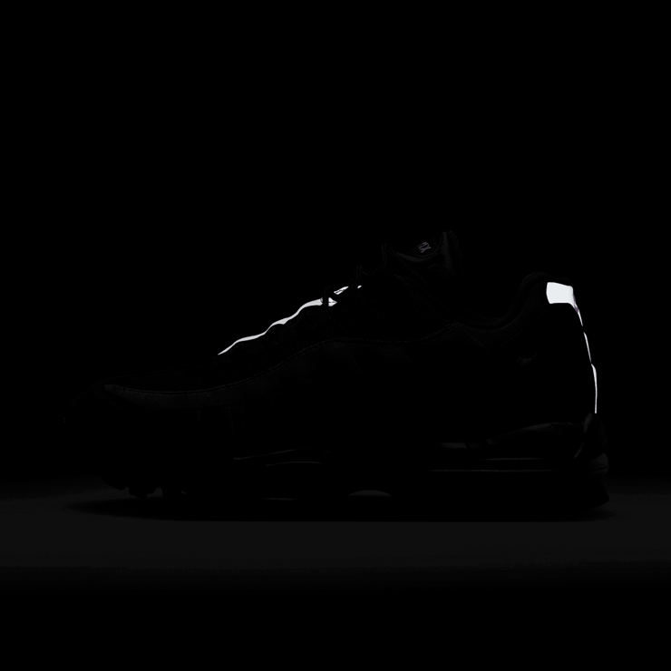 Nike Air Max 95 OG Black Vivid Purple Angle 8