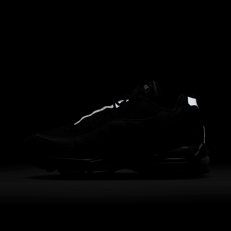 Nike Air Max 95 OG Black Vivid Purple Angle 9