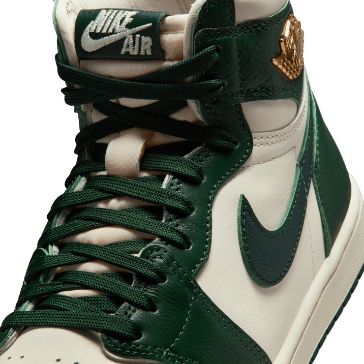 Air Jordan 1 Retro High OG Pale Ivory Pro Green (W) Angle 10