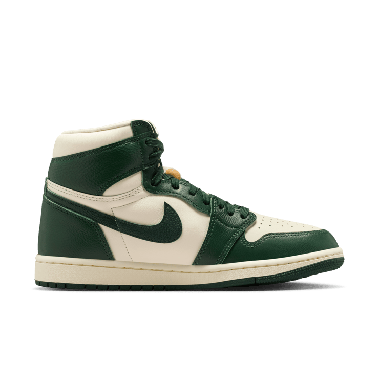Air Jordan 1 Retro High OG Pale Ivory Pro Green (W) Angle 6