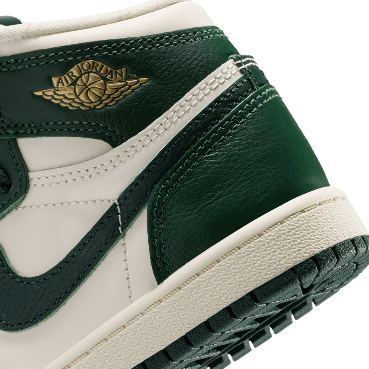 Air Jordan 1 Retro High OG Pale Ivory Pro Green (PS) Angle 7