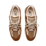 New Balance 991v2 Caramel Cafe Angle 1