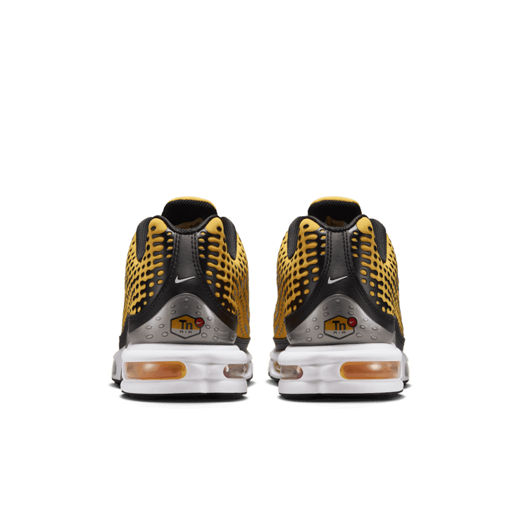 Nike Air Max Plus VII Varsity Maize Angle 2