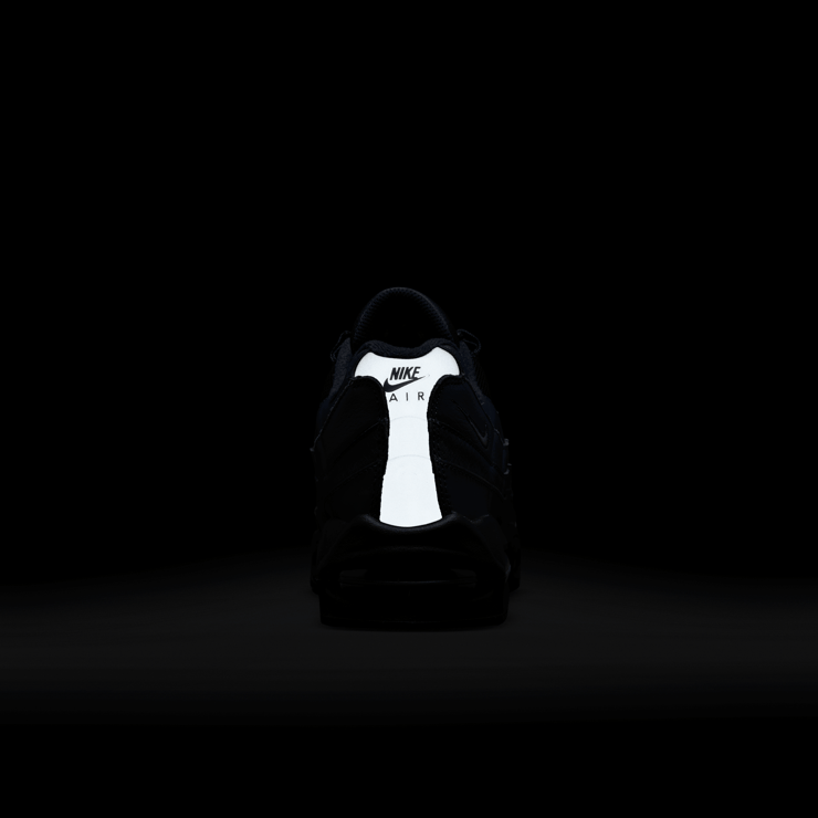 Nike Air Max 95 Sanded Purple Angle 0