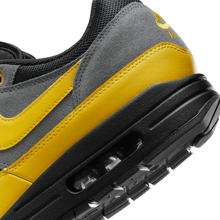 Nike Air Max 1 Batman Angle 3